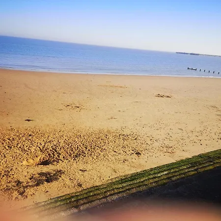 Lovely 2-Bed Caravan In Walton On The Naze Exterior foto