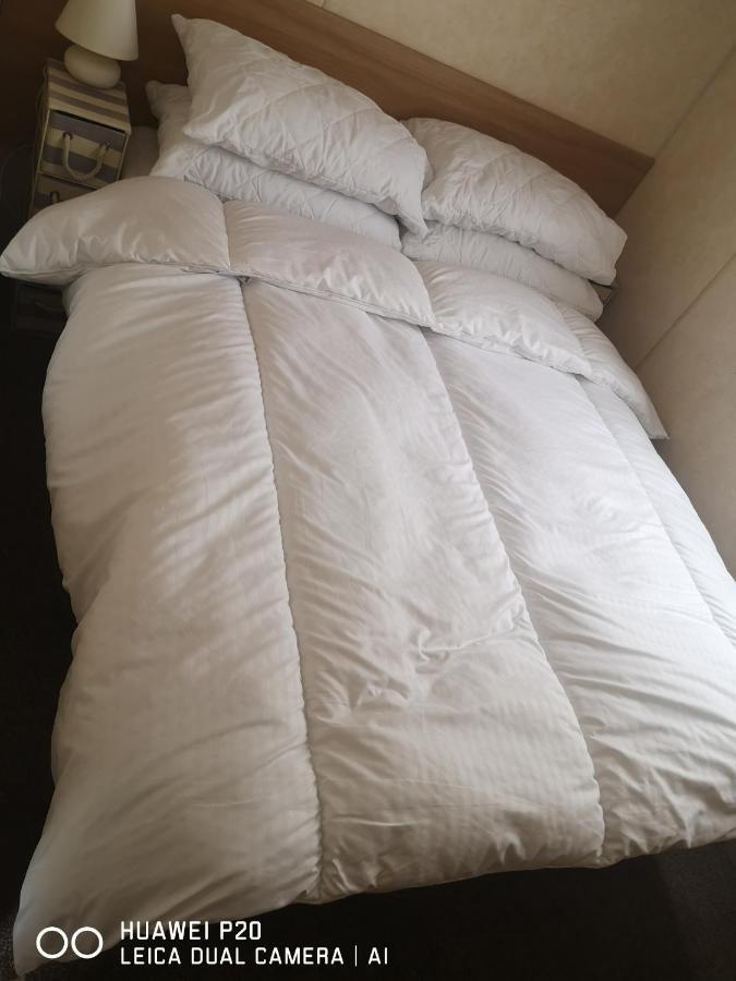 Lovely 2-bed Caravan In On The Naze Apartment