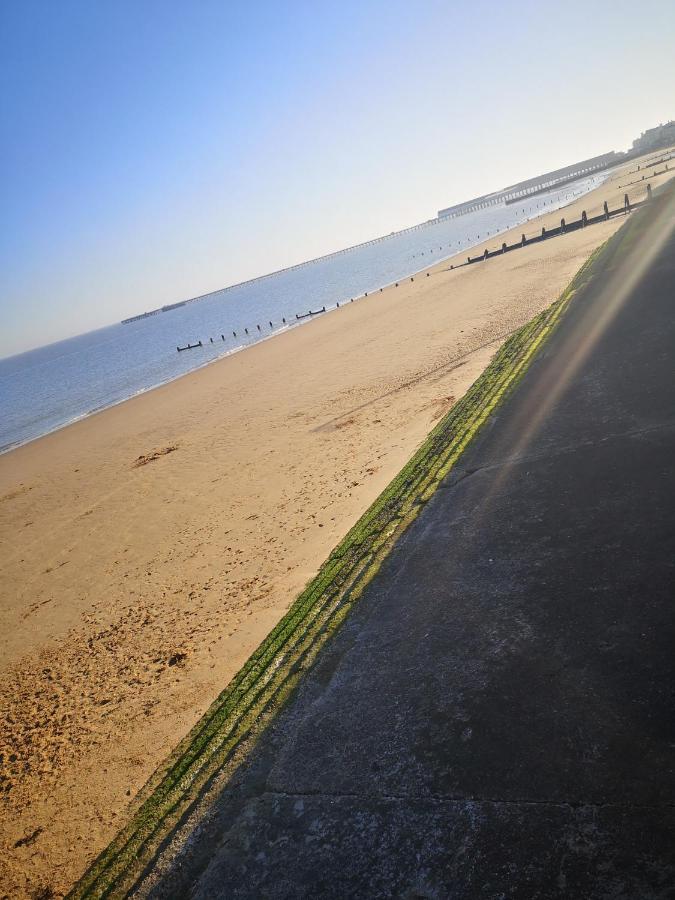 Apartment Lovely 2-bed Caravan In On The Naze *