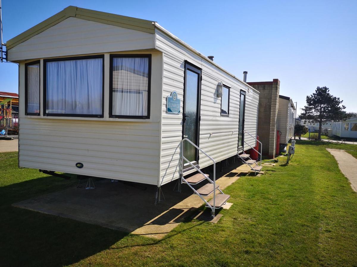 Lovely 2-bed Caravan In On The Naze * Walton-on-the-Naze